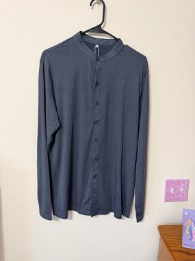 Manly NWT button shirt size small